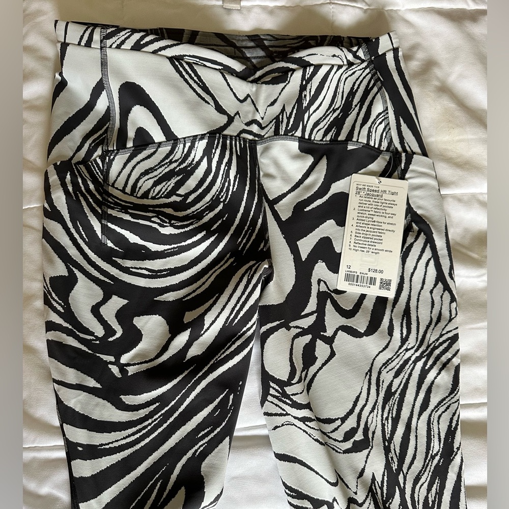 Lululemon Swift Speed HR Tight 28" *Jacquard. New with tags.